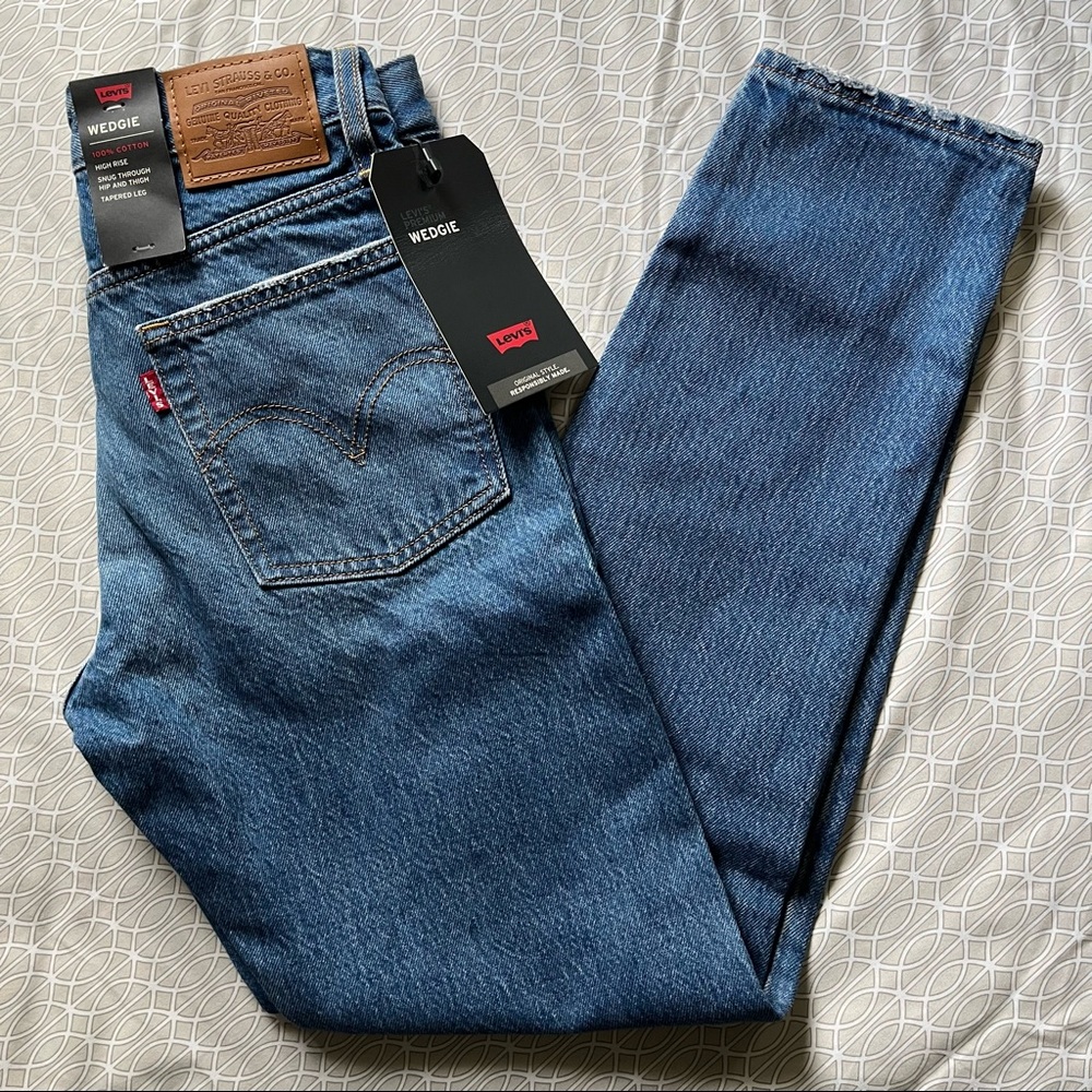 NWT Levi’s Blue Wedgie Fit Ankle Premium Jeans 24x28 100% Cotton Athens Shut It - Picture 1 of 16